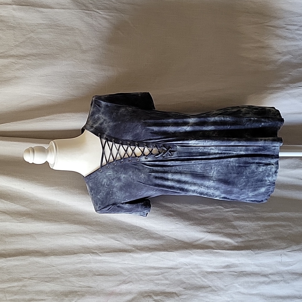 american Eagle Sofft & Sexy Lace Front Top